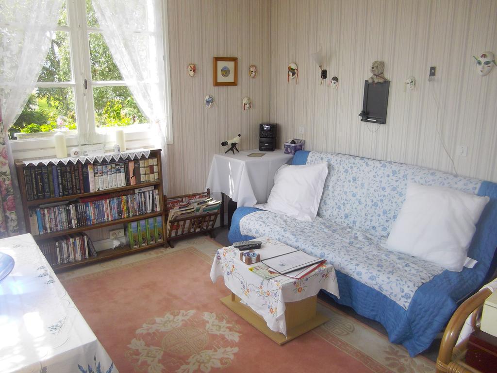Juvigny-Val-d'Andaine Lenard Charles Bed & Breakfast الغرفة الصورة